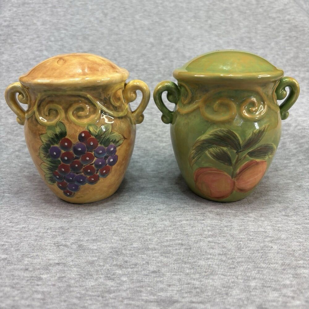 CIC Salt Pepper Shakers Grapes Peaches Hand Painted‎  Vintage Cottagecore